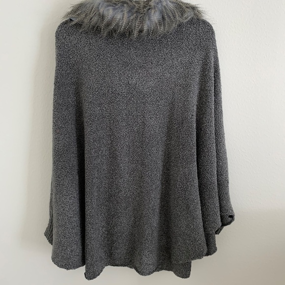 Poncho Jacket - Picture 4 of 7